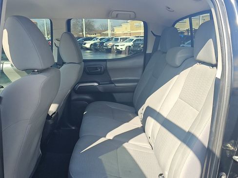 Used 2016 Toyota Tacoma SR5 w/ Towing Package image 27