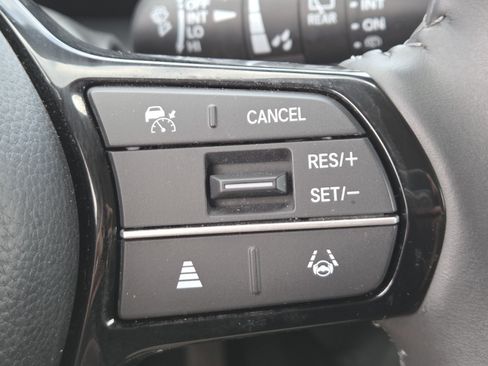 Used 2024 Honda HR-V EX-L image 9