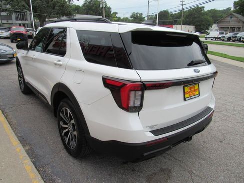 Used 2025 Ford Explorer ST-Line AWD/4WD image 10