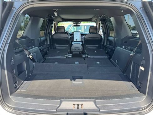 Used 2022 Ford Expedition Platinum AWD/4WD image 19