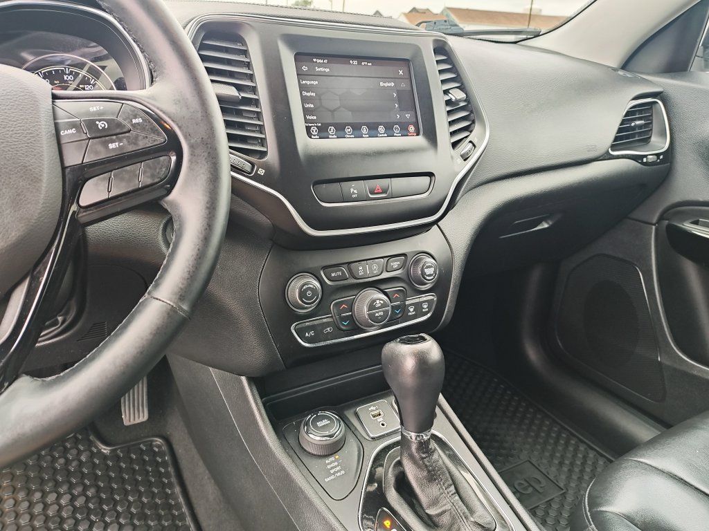 Used 2020 Jeep Cherokee Latitude Plus AWD/4WD image 20