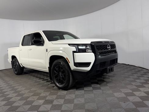 Used 2026 Nissan Frontier SV w/ Tow Package RWD image 5