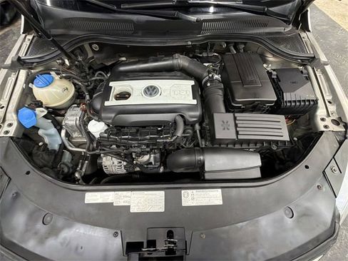 Used 2012 Volkswagen CC Sport image 29