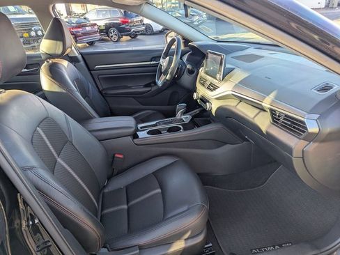 Used 2024 Nissan Altima 2.5 SR image 32