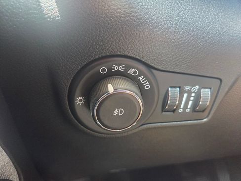 Used 2024 Jeep Compass Latitude AWD/4WD image 12