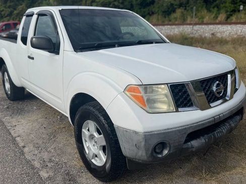 Used 2006 Nissan Frontier XE w/ (G01) XE Preferred Pkg image 2