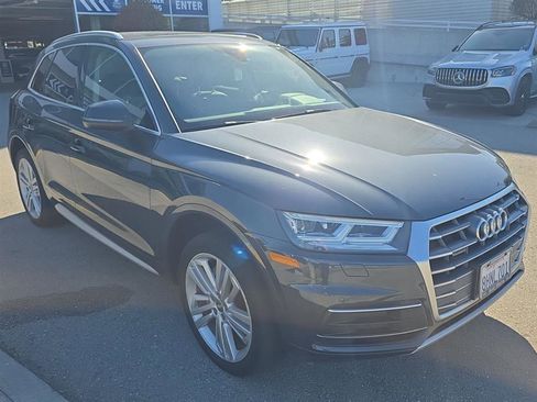 Used 2019 Audi Q5 2.0T Premium Plus w/ Premium Plus Package AWD/4WD image 4