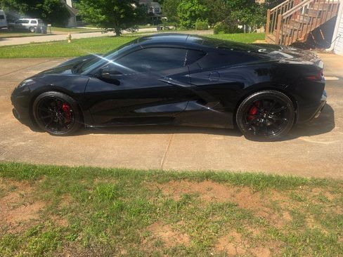 Used 2021 Chevrolet Corvette Stingray Coupe w/ Chrome Exterior Badge Package RWD image 5
