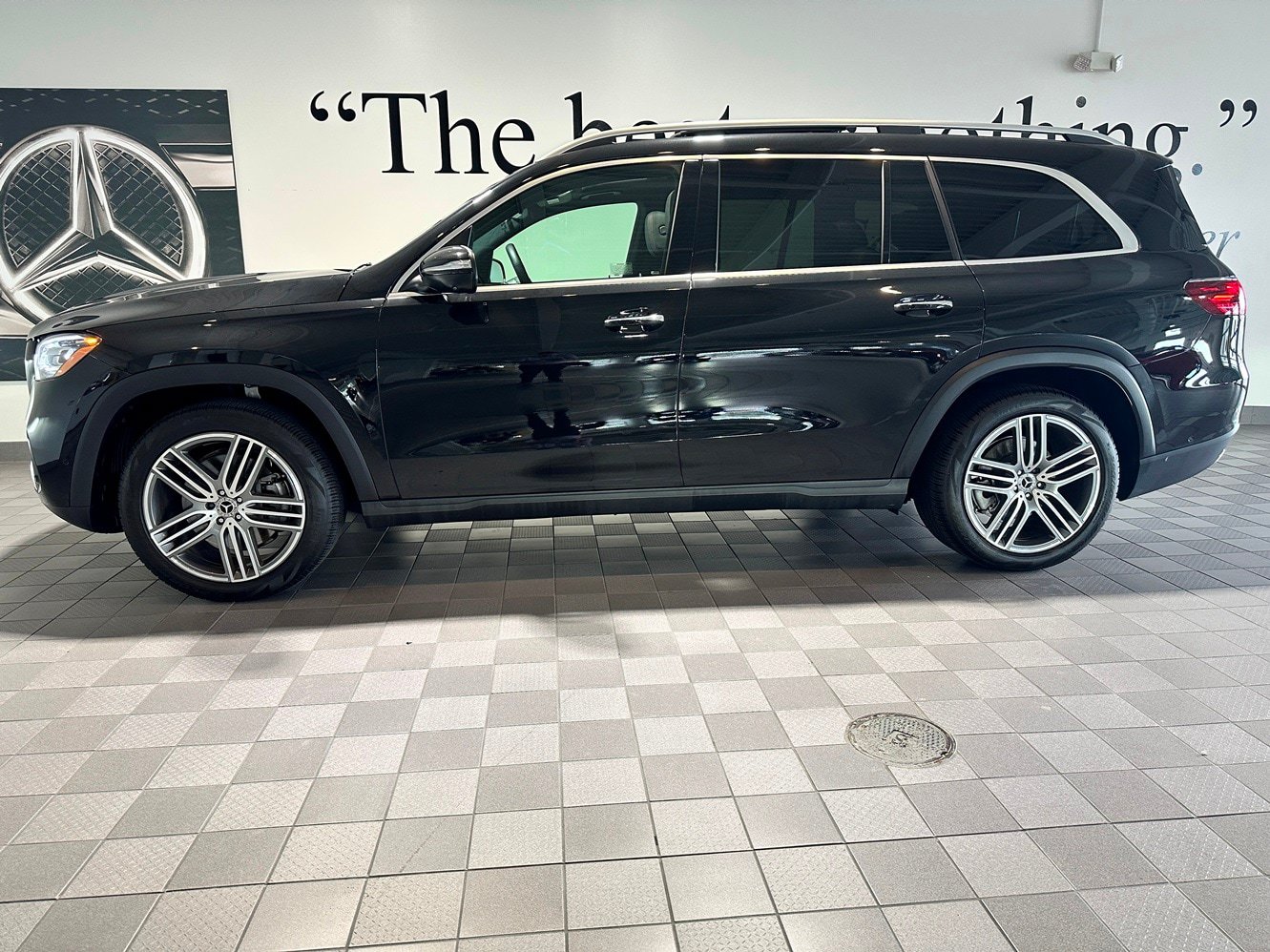 Certified 2025 Mercedes-Benz GLS 450 4MATIC image 7