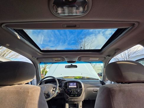 Used 2001 Toyota Sequoia SR5 image 21