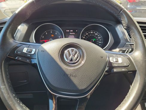 Used 2018 Volkswagen Tiguan SEL image 16