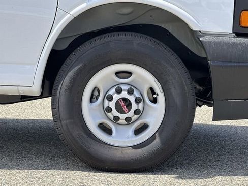 New 2026 GMC Savana 2500 w/ Driver Convenience Package image 25