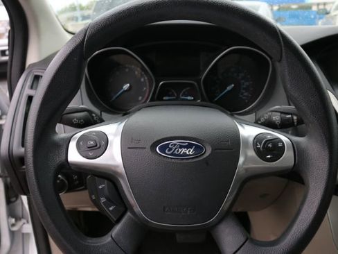 Used 2014 Ford Focus SE image 3