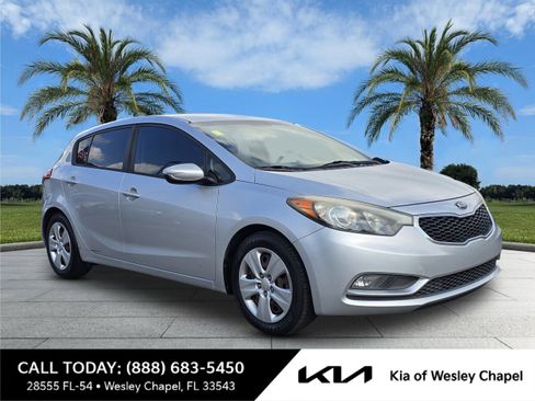 Used 2016 Kia Forte LX FWD image 1