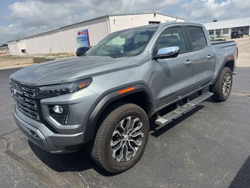 Used 2025 GMC Canyon Denali AWD/4WD image 1