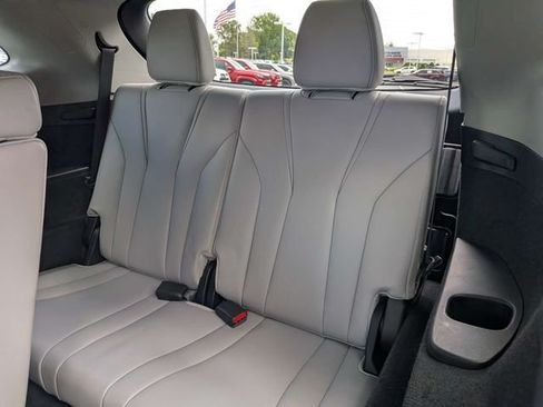 Used 2023 Acura MDX w/ Technology Package FWD image 15