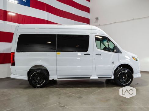 Used 2026 Mercedes-Benz Sprinter 2500 image 4