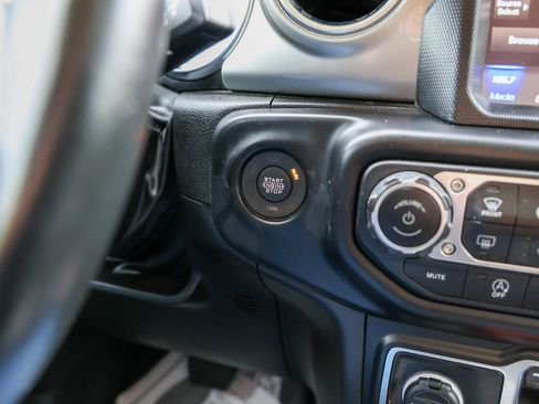Used 2022 Jeep Wrangler Unlimited Sahara w/ LED Lighting Group AWD/4WD image 22