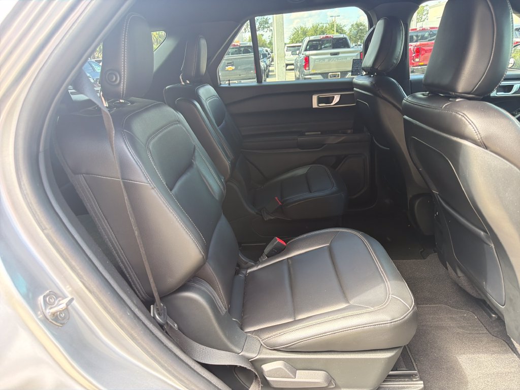 Used 2020 Ford Explorer XLT w/ Equipment Group 202A RWD image 29