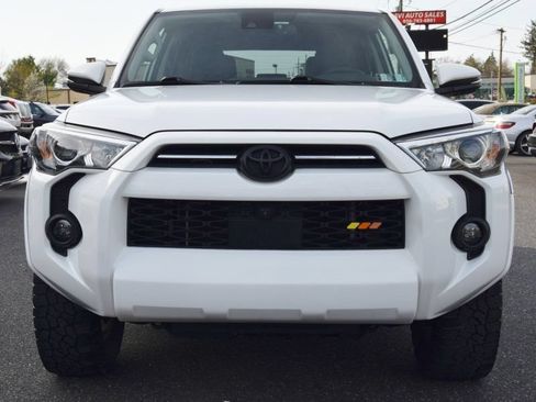 Used 2022 Toyota 4Runner SR5 Premium w/ Moonroof Package AWD/4WD image 8