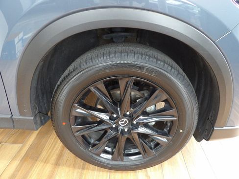 Certified 2024 MAZDA CX-5 Carbon Edition AWD/4WD image 4