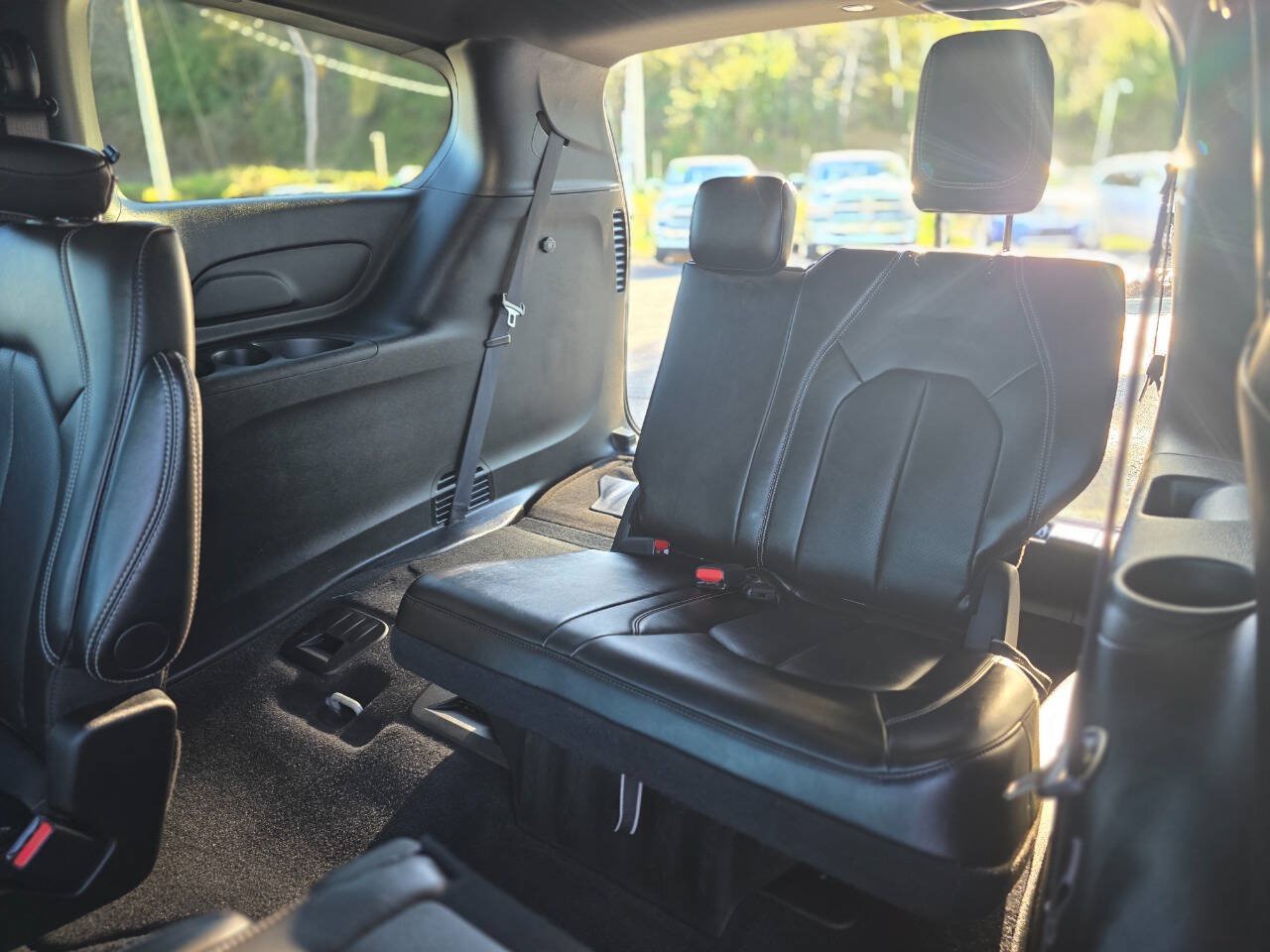 Used 2026 Chrysler Pacifica Select FWD image 23