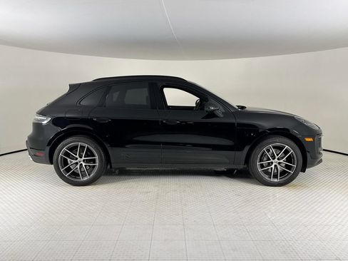 Certified 2024 Porsche Macan AWD/4WD image 8
