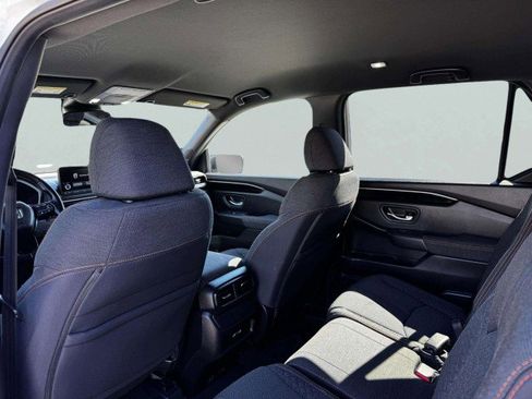 Used 2023 Honda Pilot Sport image 42
