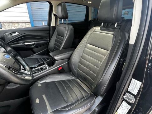 Used 2019 Ford Escape Titanium AWD/4WD image 17