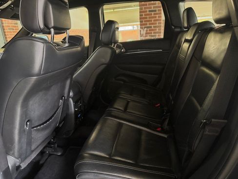 Used 2015 Jeep Grand Cherokee Overland w/ Advanced Technology Group AWD/4WD image 33
