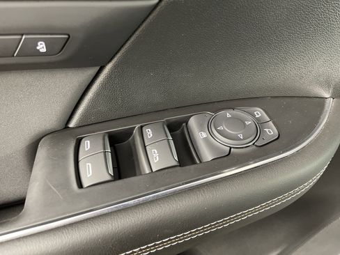 Used 2025 Buick Envision Sport Touring image 8