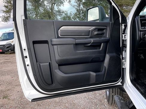 New 2026 RAM 5500 Tradesman w/ Chrome Appearance Group image 11