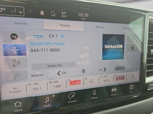 Used 2023 Chrysler Pacifica Touring-L FWD image 28