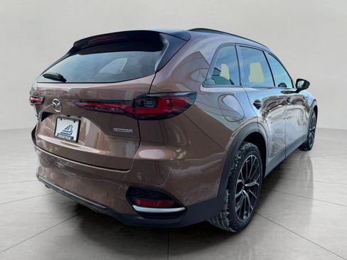 Used 2025 MAZDA CX-70 Plug-In Hybrid w/ Premium Pkg image 13