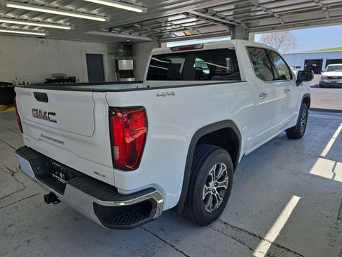 Certified 2025 GMC Sierra 1500 SLT AWD/4WD image 12