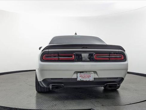Used 2018 Dodge Challenger SRT Hellcat RWD image 7