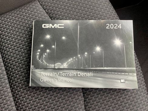 Certified 2024 GMC Terrain SLE FWD image 15