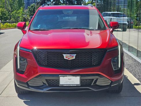 Used 2024 Cadillac XT4 Sport AWD/4WD image 8