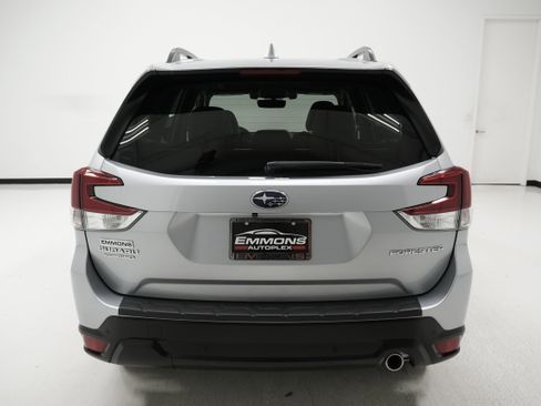 Used 2019 Subaru Forester Limited w/ Popular Package #3 image 5