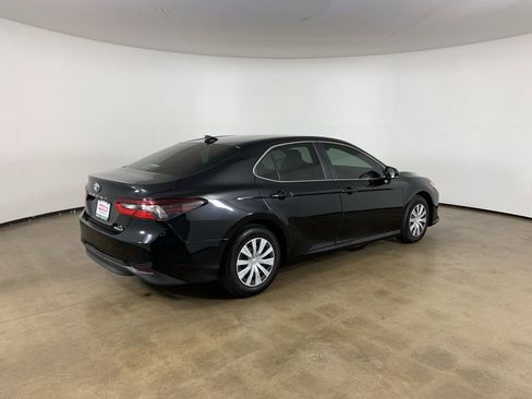 Used 2022 Toyota Camry LE FWD image 8