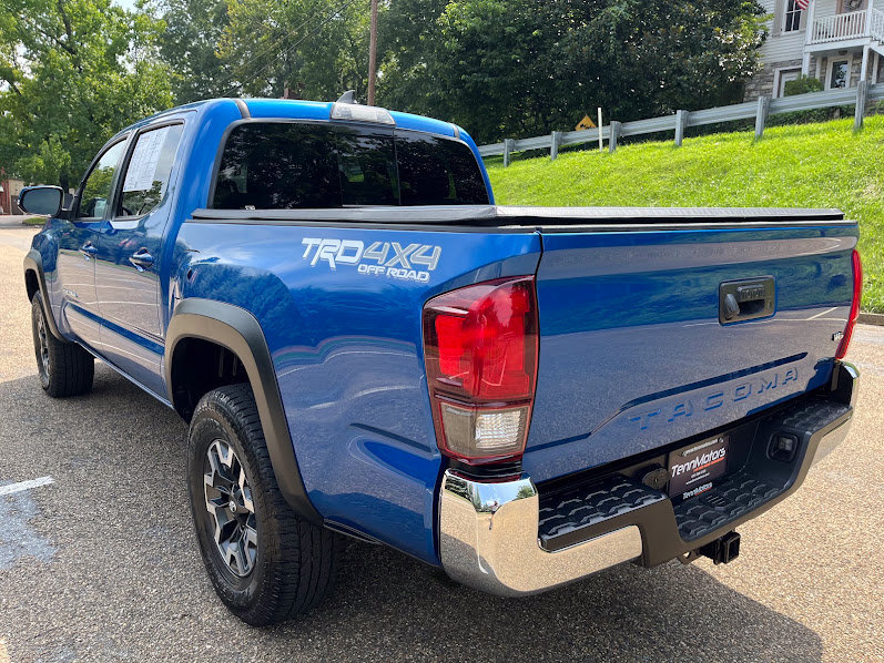 Used 2018 Toyota Tacoma TRD Off-Road AWD/4WD image 36