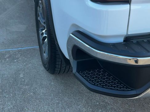 Used 2024 GMC Sierra 1500 SLT image 19