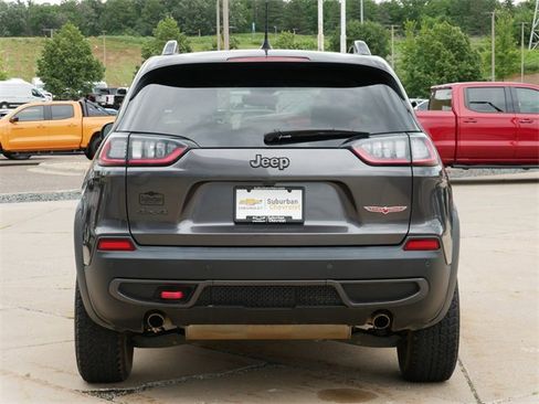 Used 2022 Jeep Cherokee Trailhawk image 6