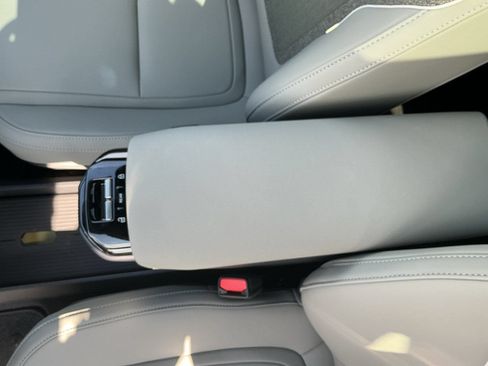 New 2025 Volvo EX30 Plus w/ Protection Package Premier AWD/4WD image 11