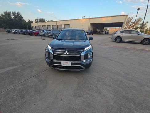 Used 2025 Mitsubishi Outlander SE FWD image 5