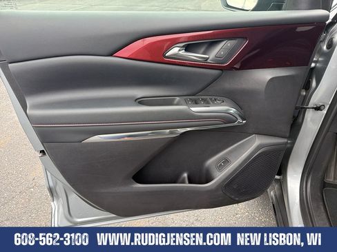 Used 2025 Chevrolet Traverse Z71 AWD/4WD image 10