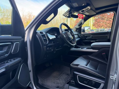 Used 2024 RAM 1500 Laramie AWD/4WD image 13