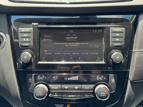 Used 2020 Nissan Rogue SL w/ Premium Package AWD/4WD image 15