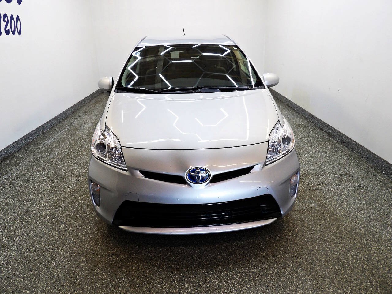 Used 2015 Toyota Prius Two FWD image 2