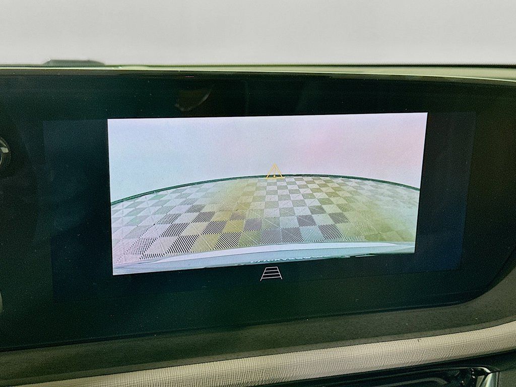 Used 2025 Buick Envista Avenir FWD image 23